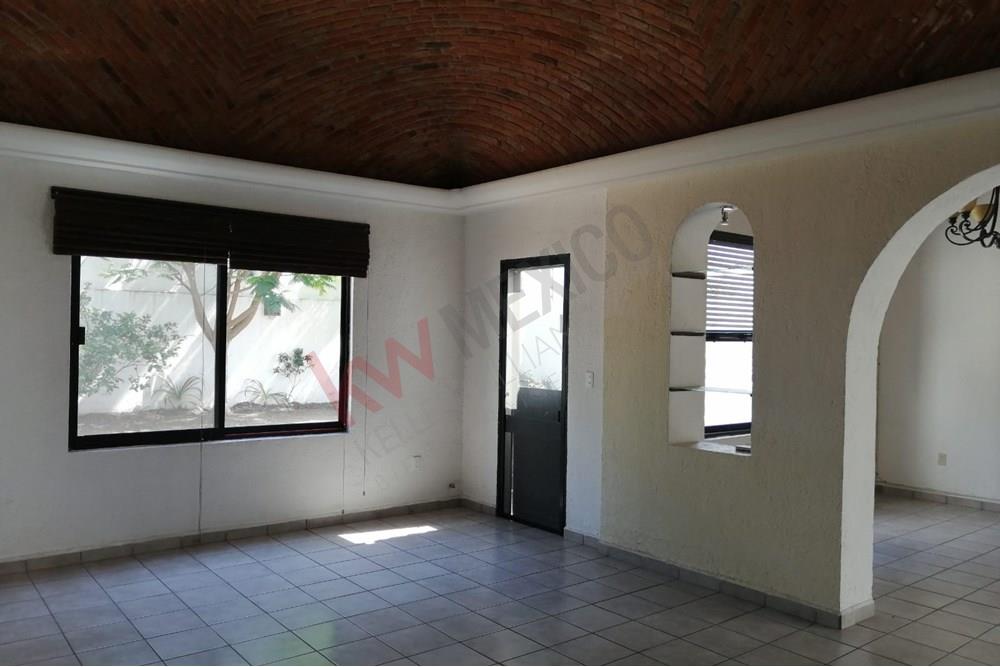Casa en Renta en Juriquilla con excelente ubicación