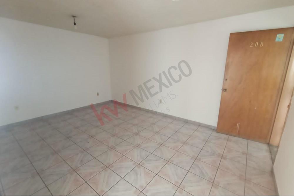 Excelente local par oficina en renta en El Centro, en Avenida Tecnológico