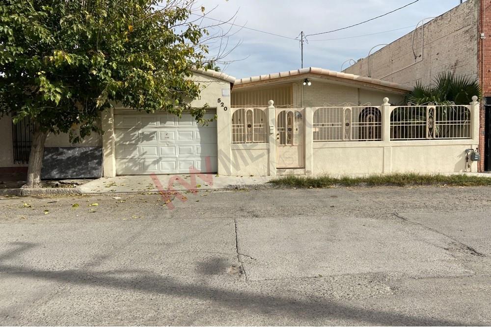 SE RENTA CASA SIN AMUEBLAR CERCA DE LA AV. LOPEZ MATEOS E INSURGENTES LISTA PARA HABITARSE
