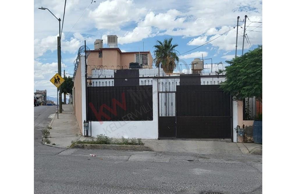 Casa En Venta!! De un piso en Esquina!!