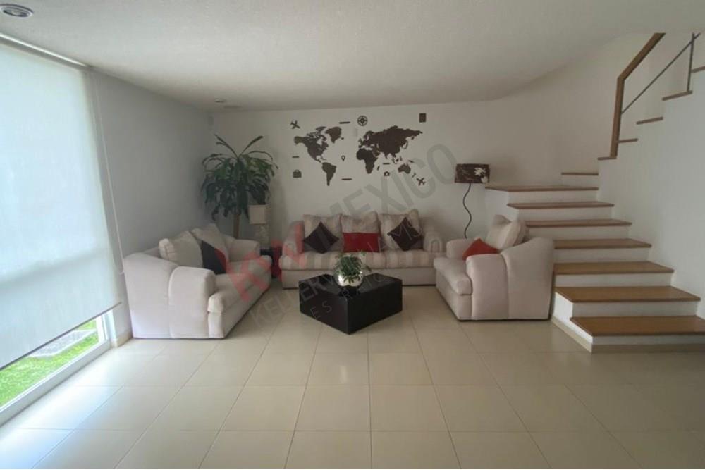 CASA EN RENTA AMUEBLADA EN SANTA FE JURIQUILLA CON UNA VISTA QUE NO TIENE PRECIO