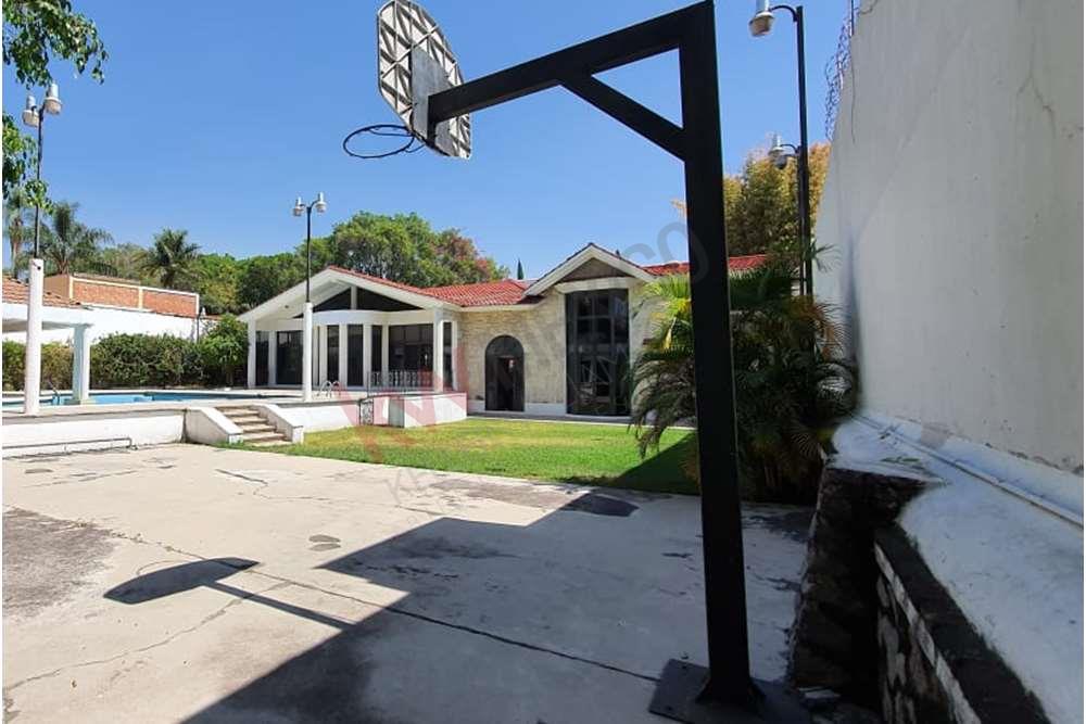 Casas en Venta en Cuernavaca, Casas con alberca en Cuernavaca, Casas en  Venta en Vista Hermosa