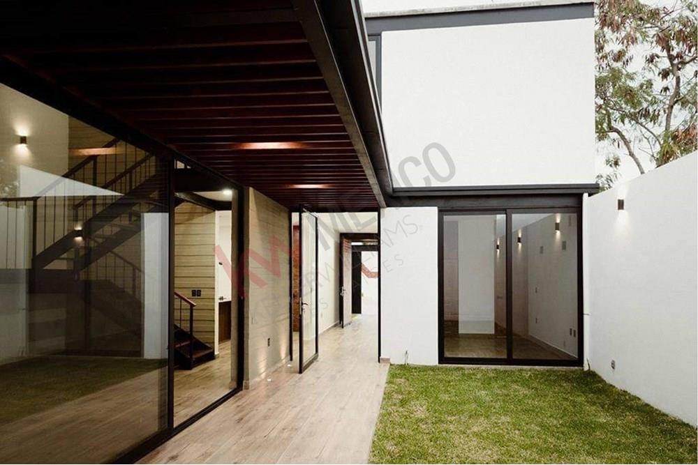 Casa en RENTA Estilo Industrial, Fracc. Quinta Real, En Tuxtla Gutiérrez.