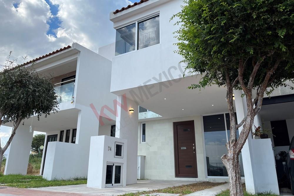 CASA EN VENTA | $2,495,000 | UBICACIÓN FRENTE ALBERCA | CIUDAD MADERAS RESIDENCIAL | QUERETARO