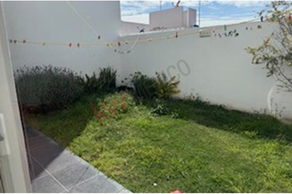 CASA EN VENTA EN ZONA DIAMANTE, EN CORREGIDORA ALTA. ¡¡OPORTUNIDAD ÚNICA!!