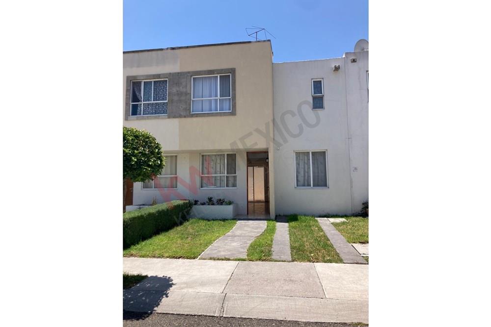 Se renta casa en Residencial del Parque con amenidades
