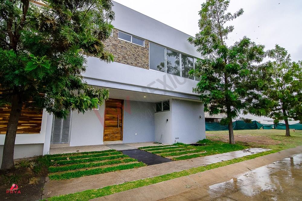 Casa en Venta, en Privanza Hábitat, Solares, Zapopan.