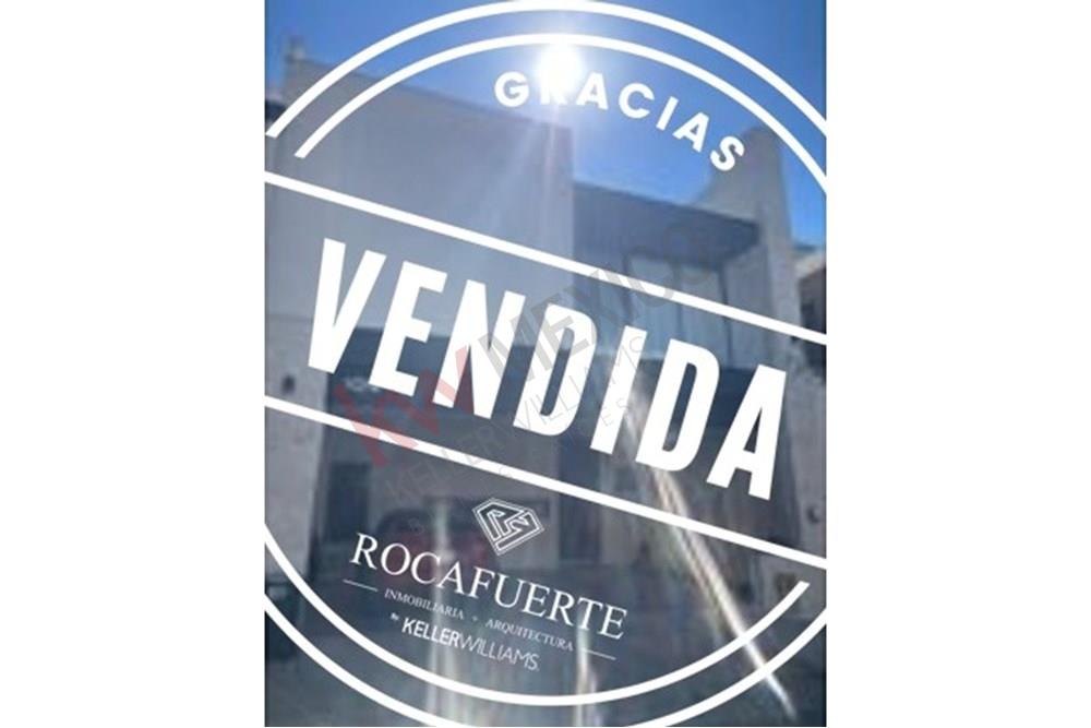 Casa Venta Península, sobre Avenida Leones, García Nuevo León.