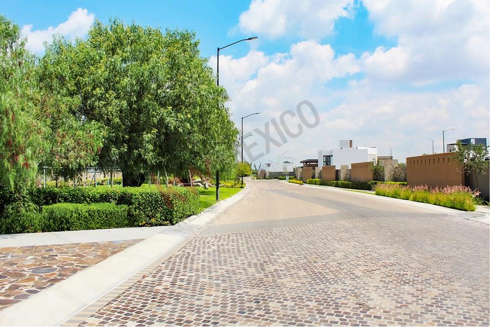 Venta terreno, Hacienda Carlota, magnifico terreno, de los terrenos mas grandes de Carlota