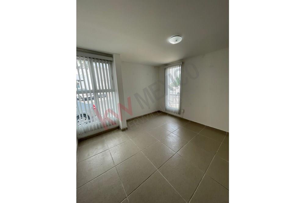 CASA EN ESQUINA EN RENTA EN RESIDENCIAL EL REFUGIO QUERETARO