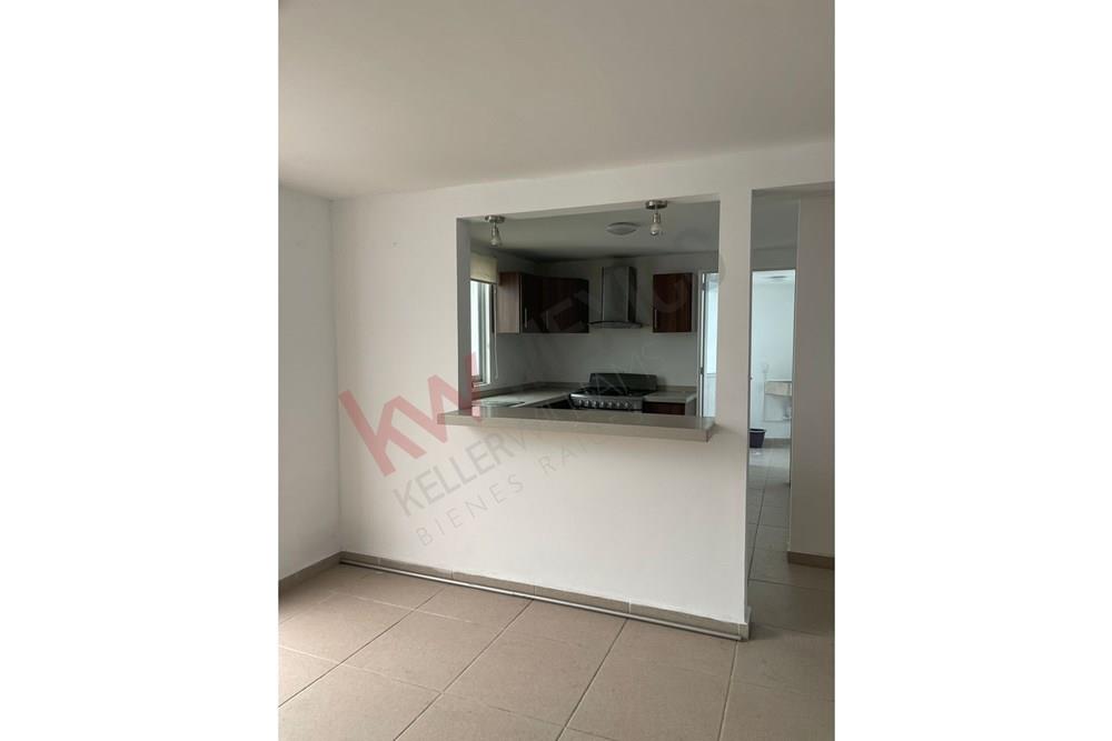CASA EN ESQUINA EN RENTA EN RESIDENCIAL EL REFUGIO QUERETARO