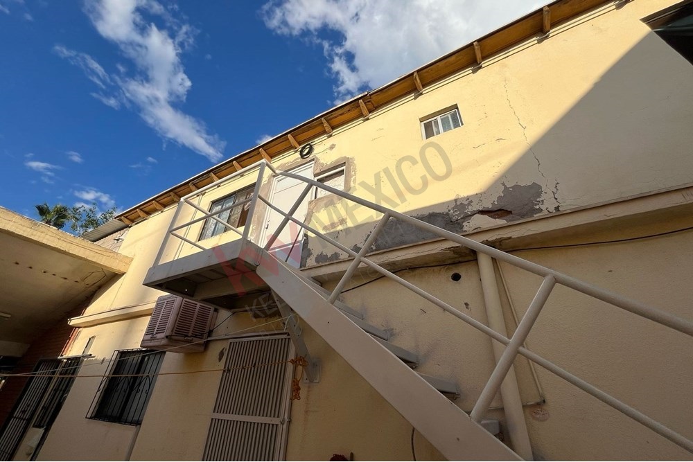 DEPARTAMENTO  EN RENTA SEMIAMUEBLADO EN SANTA ROSA EN $5,000.00