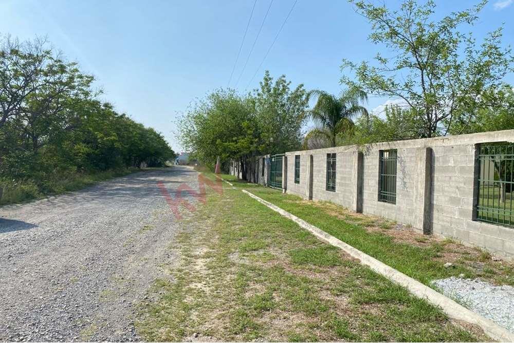 Magnifico terreno para Quinta dentro de Fraccionamiento Lomas Campestres. Allende-Cadereyta $2,452,720