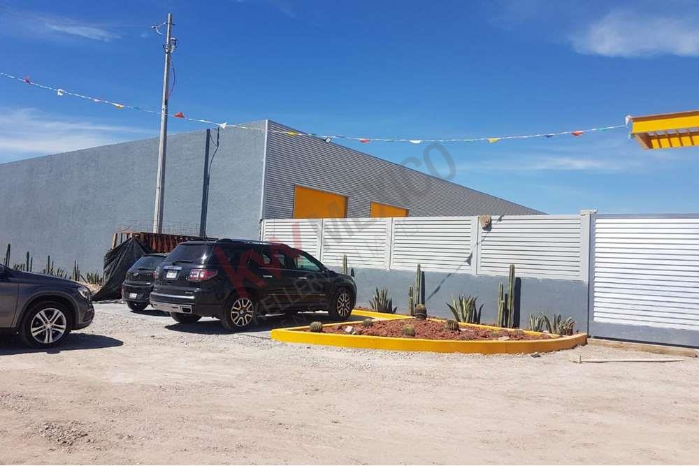 Venta Bodega 225 m² Microparque Industrial Tekno Queretaro. Ceerca Toyota