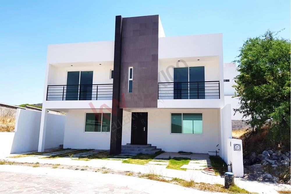 CASA EN VENTA CLUB DE GOLF EL ENCINO... DISFRUTA DE AREAS VERDES, LAGOS Y  MARAVILLOSAS VISTAS