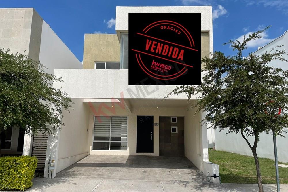 Hermosa Casa Equipada en Venta en colonia Privada Dream Lagoons en Apodaca Nuevo León