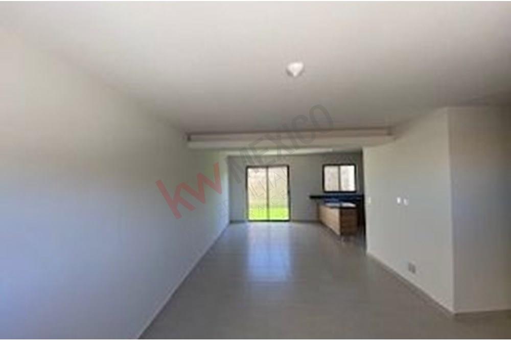 CASA EN RENTA EN CONDOMINIO VARELLA, MESETA HABITAT, FRENTE A FRACC. SONTERRA, QUERÉTARO