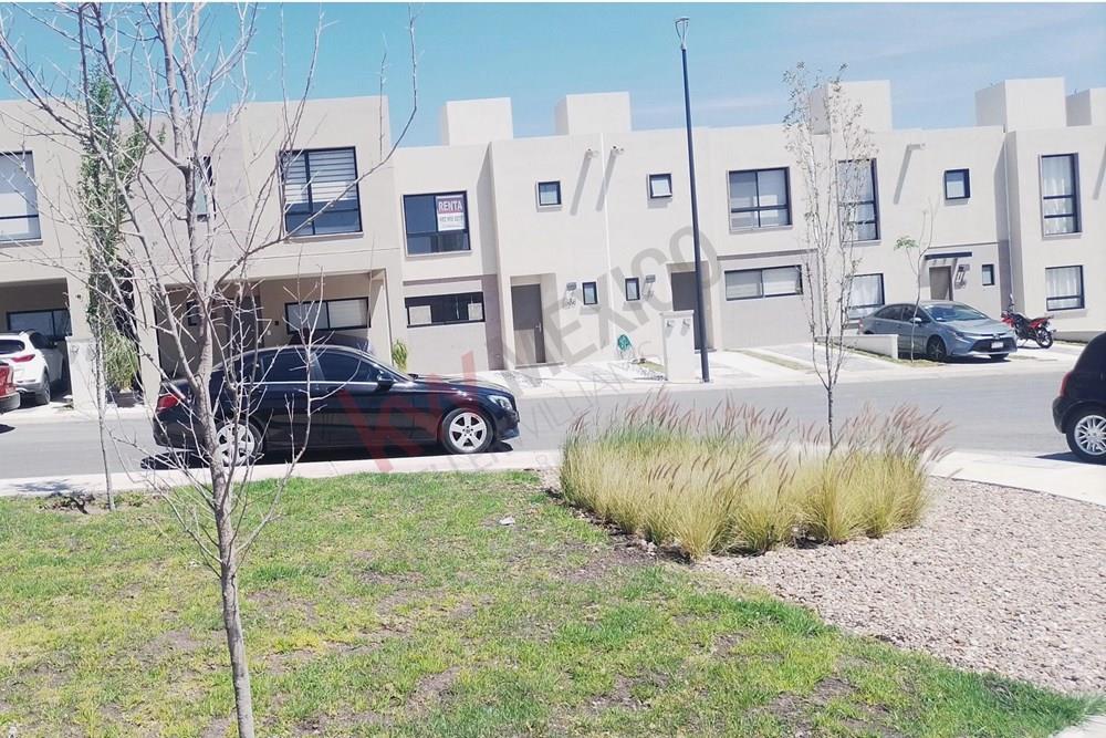 CASA EN RENTA EN CONDOMINIO VARELLA, MESETA HABITAT, FRENTE A FRACC. SONTERRA, QUERÉTARO