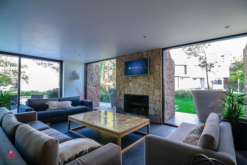 CASA EN RENTA EN ZONA REAL, ZAPOPAN