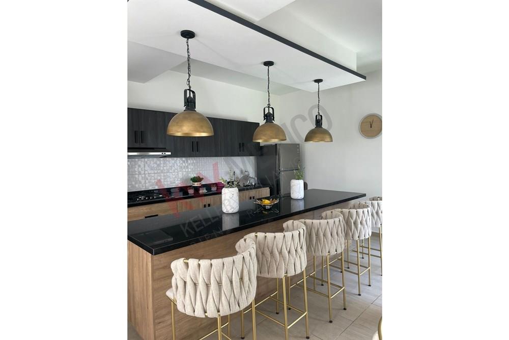 RENTA CASA EN MIKITA TOWN JURIQUILLA CON ESTILO MINIMALISTA INDUSTRIAL