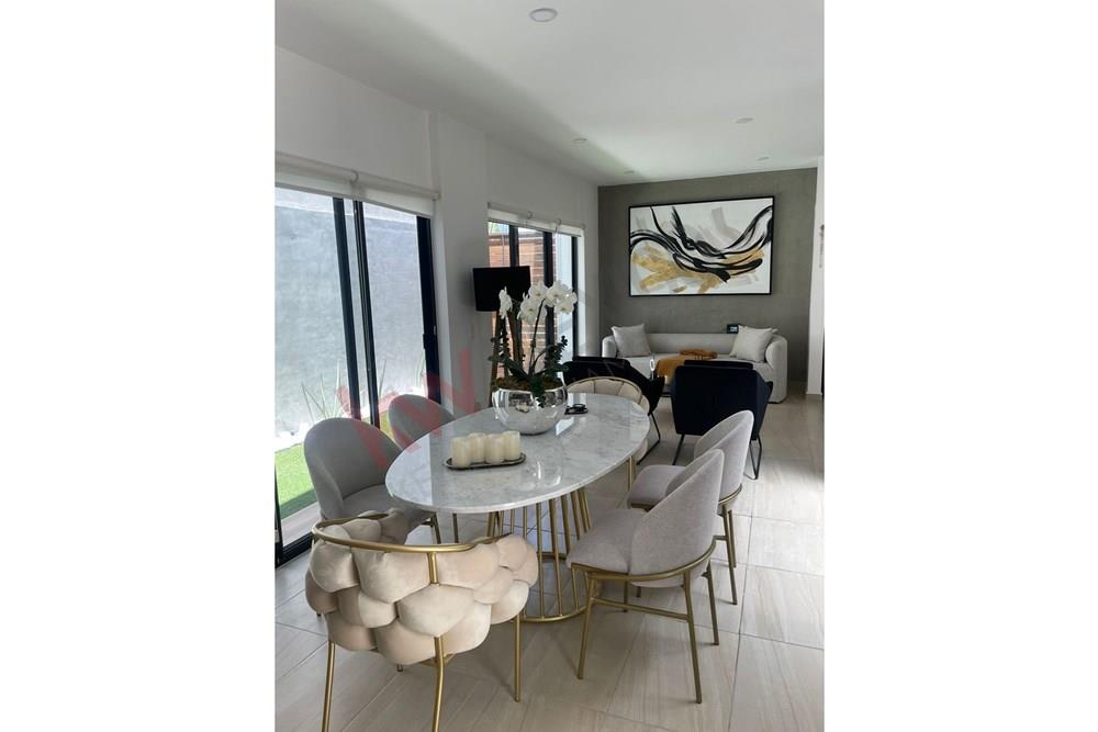 RENTA CASA EN MIKITA TOWN JURIQUILLA CON ESTILO MINIMALISTA INDUSTRIAL