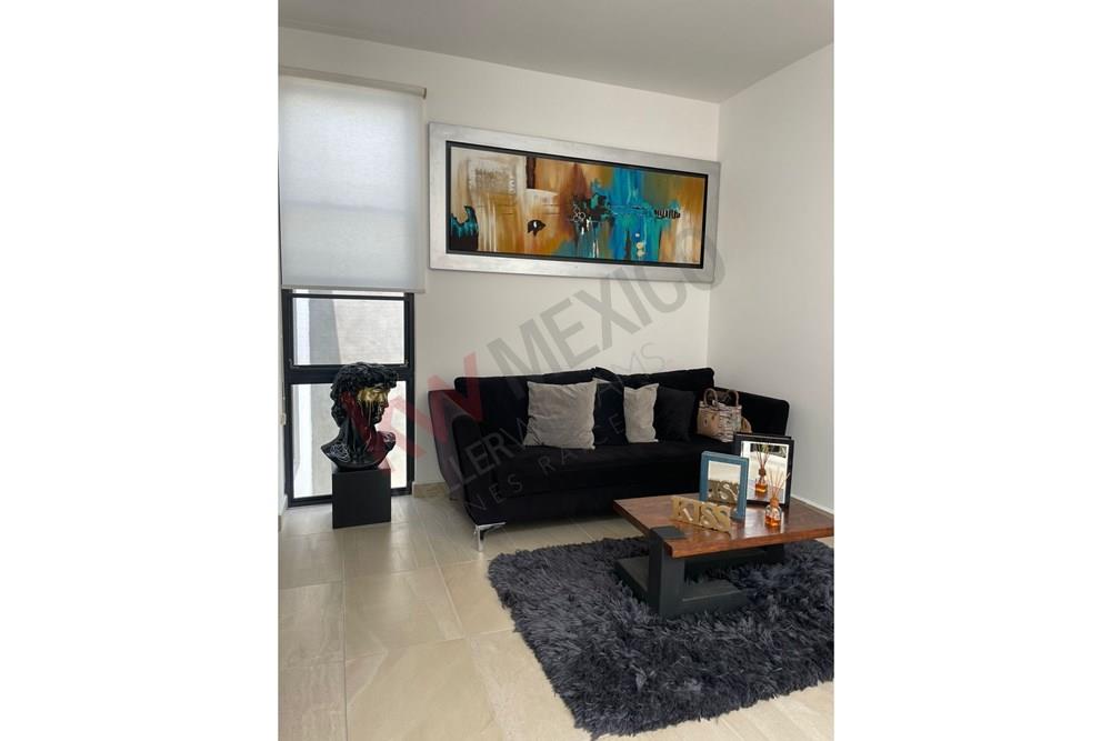 RENTA CASA EN MIKITA TOWN JURIQUILLA CON ESTILO MINIMALISTA INDUSTRIAL