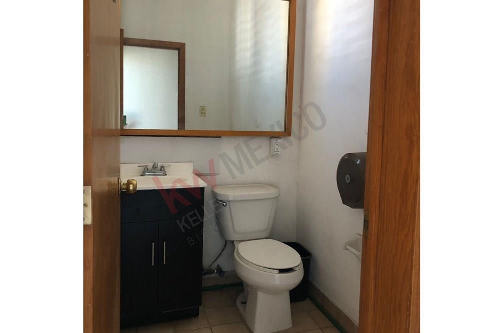 Renta Local Pino Suárez Centro en el corazón de Querétaro.