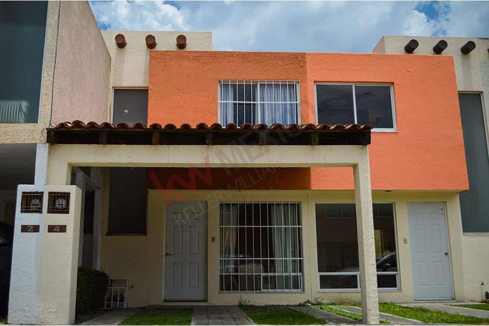 Casa en Venta en Cuautlancingo, Conjunto habitacional Villas San Pedro, , 3  recámaras,  baños, 1 medios baños,  m2 terreno,  m2  construcción