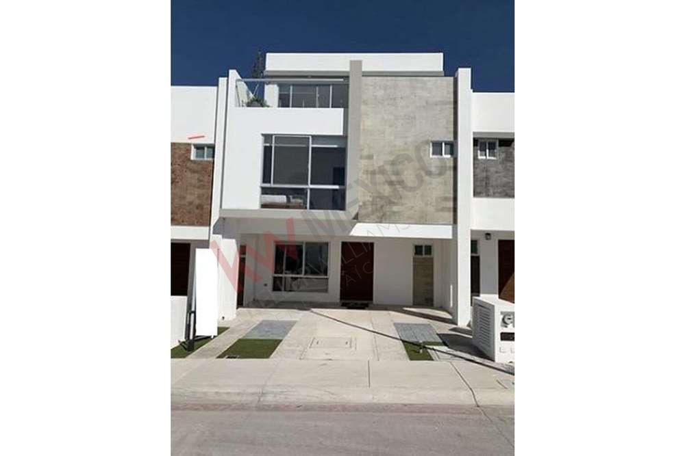 Casa nueva en venta con vestidor y baño en la recamara principal, ubicada en Zakia, El Marques, Querétaro.