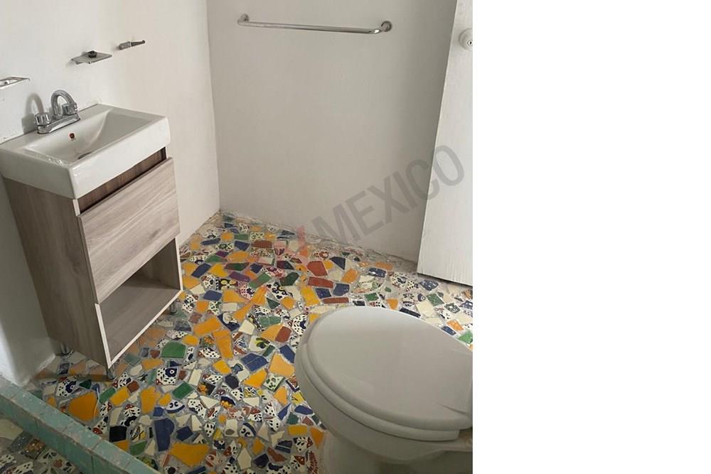 DEPARTAMENTO EN CASA ANTIGUA EN NATVARTE PONIENTE.