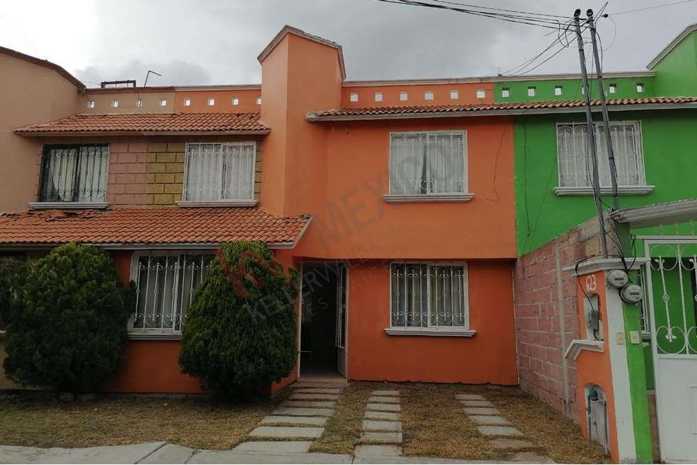 VENTA CASA PRIVADA EXCELENTE UBICACIÓN COLONIA ISSSSTE PACHUCA 3 RECAMARAS.