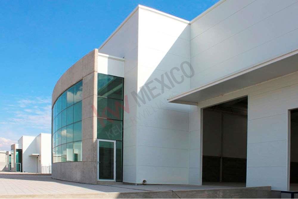 Nave industrial en renta de 457 m² dentro de parque con seguridad en ubicación privilegiada. a solo 150 metros de la Carretera 57 (Qro - México)