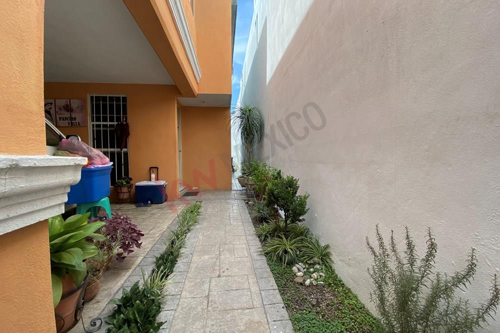 En Venta Casa en Cerradas de Anáhuac grandes espacios ,para vivir.