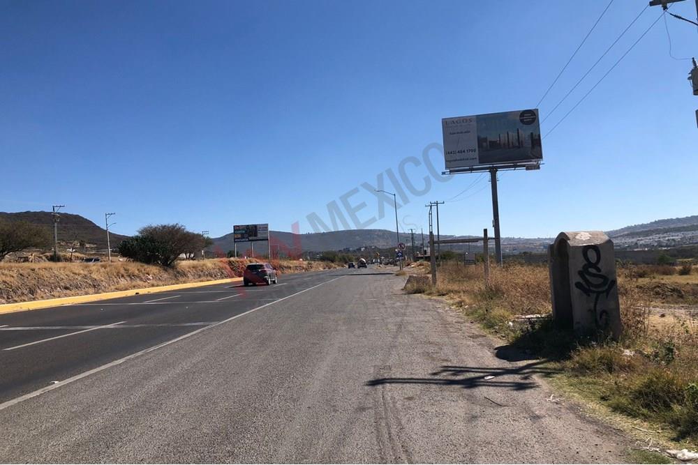 Terreno Comercial sobre avenida Anillo Vial Junipero Serra