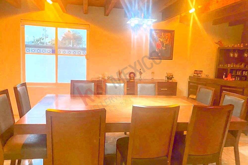 Casa en condominio con recamara en planta baja, vigilancia 24/7