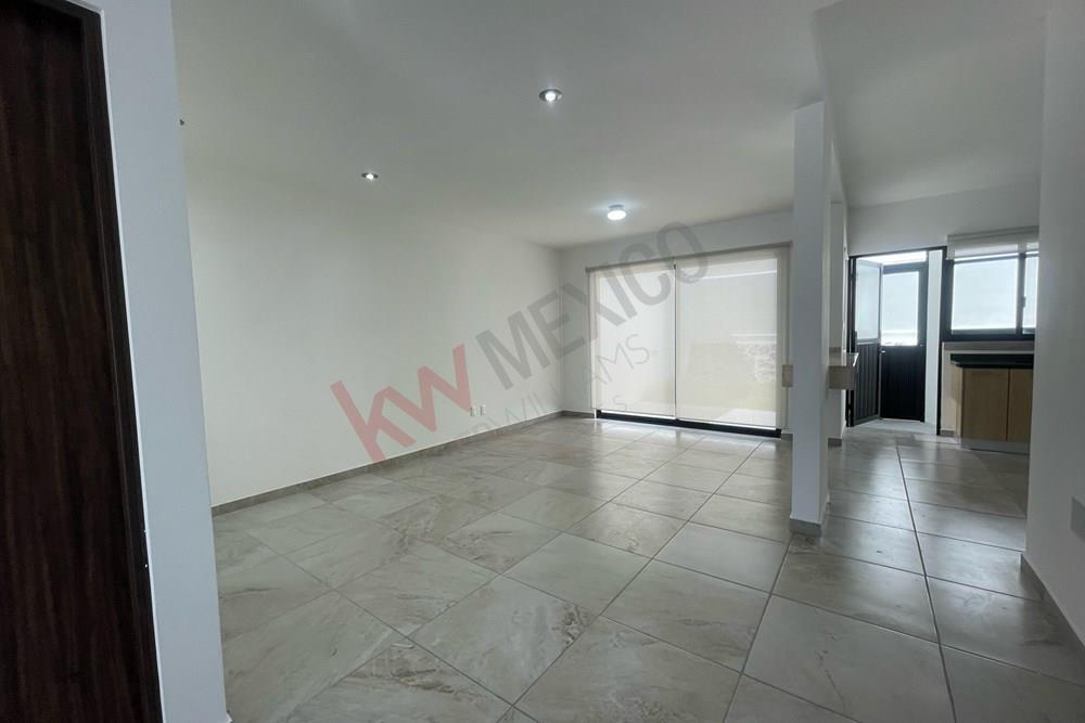 Renta Casa en condominio Zandara, Zibatá, Querétaro. Recamará en PB.