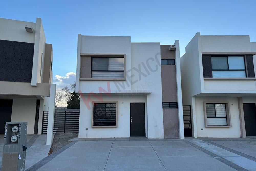 SE RENTA CASA EN ÁREA TRES CANTOS VALLE DEL SOL EQUIPADA