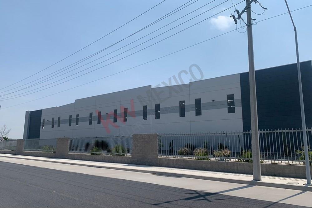 RENTA NAVE INDUSTRIAL 5689m2, PARQUE INDUSTRIAL QUERETARO, EN CONSTRUCCIO0N, ENTREGA PROXIMAMENTE
