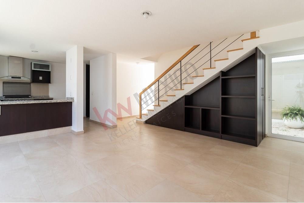 CASA en VENTA en JURIQUILLA (en fraccionamiento cerrado)