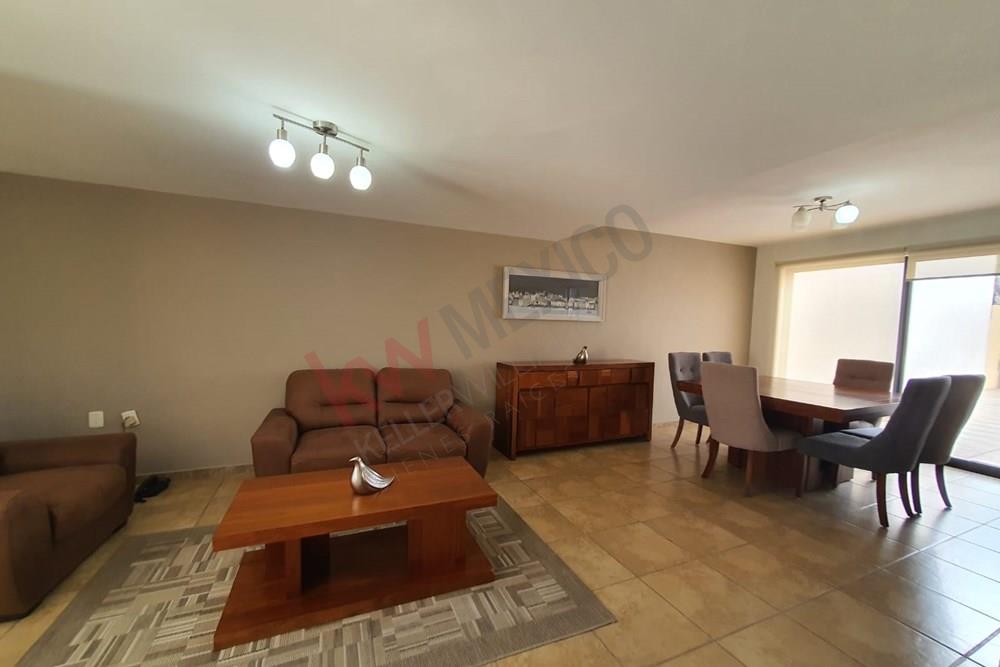 CASA RENTA AMUEBLADA JURIQUILLA SANTA FE 3 HABITACIONES
