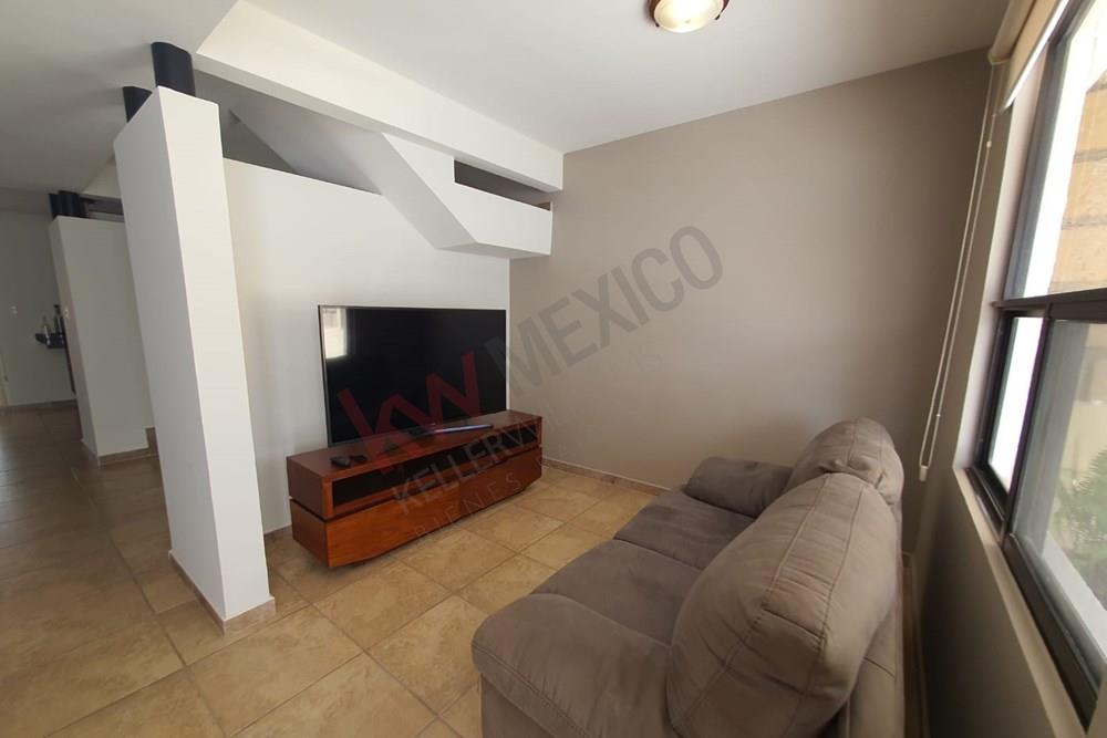 CASA RENTA AMUEBLADA JURIQUILLA SANTA FE 3 HABITACIONES
