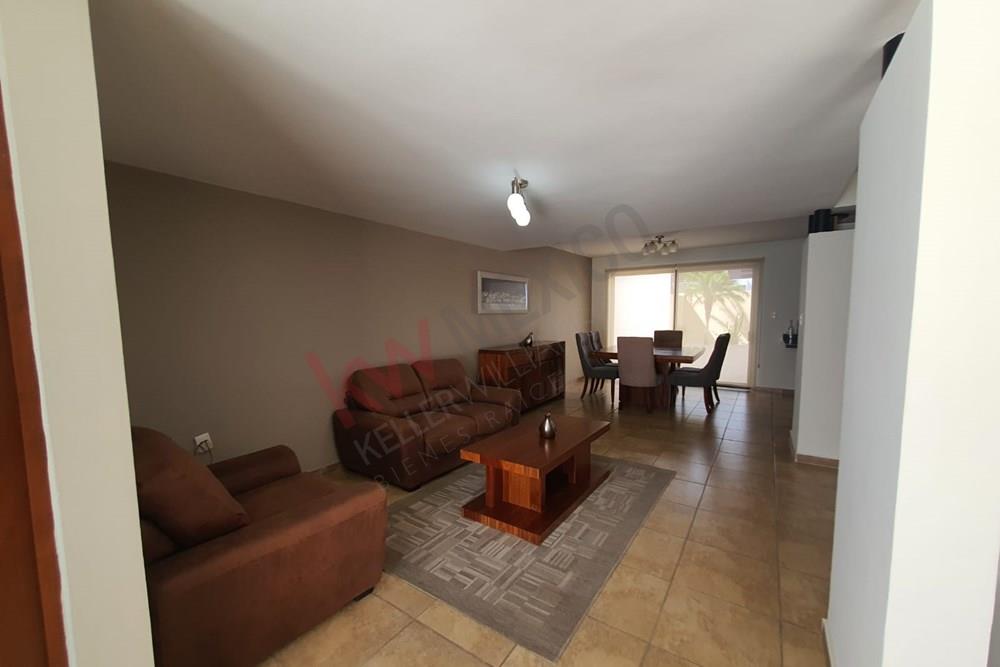 CASA RENTA AMUEBLADA JURIQUILLA SANTA FE 3 HABITACIONES