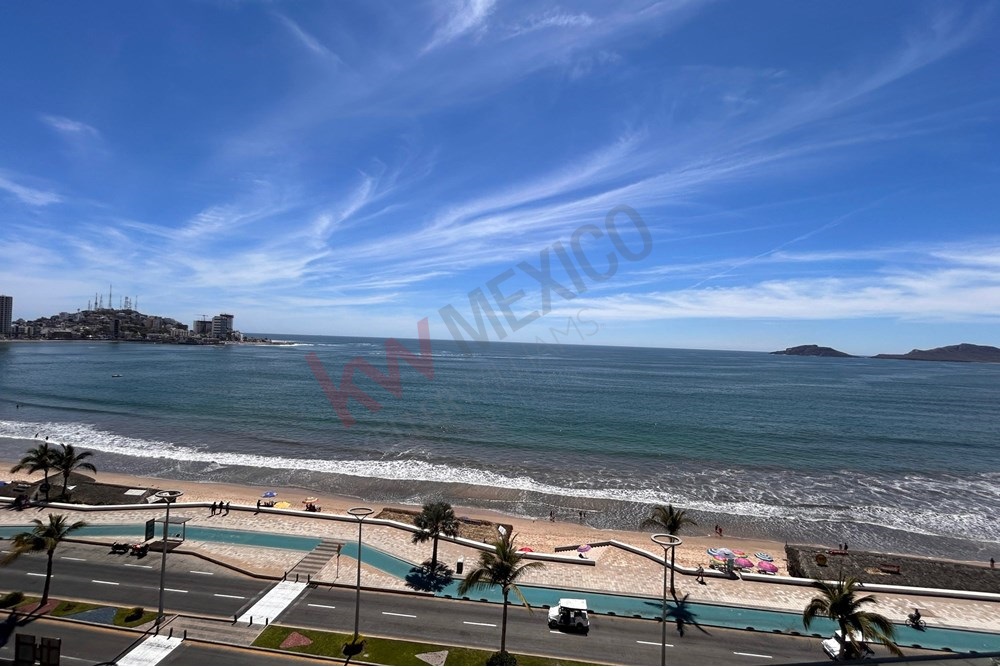 Condominio Premier Frente al Mar en Mazatlán: Invierte en el Paraíso