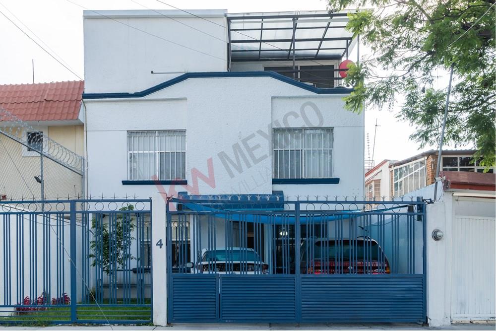 CASA EN VENTA EN FRACCIONAMIENTO CONSTITUYENTES EXCELENTE UBICACIÓN