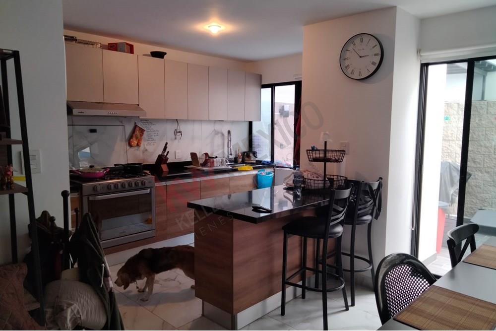 VENTA DE CASA CON RECAMARÁ PLANTA BAJA UBICADA EN ZÁKIA.