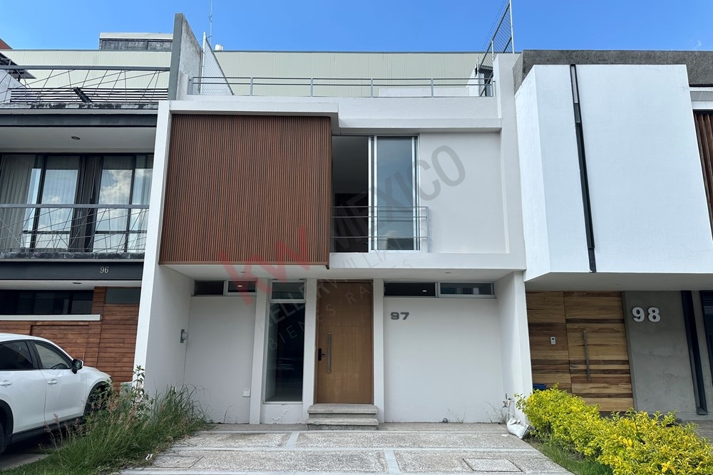 CASA EN VENTA EN COTO PRIVADO PUNTO SUR CLUSTER 1