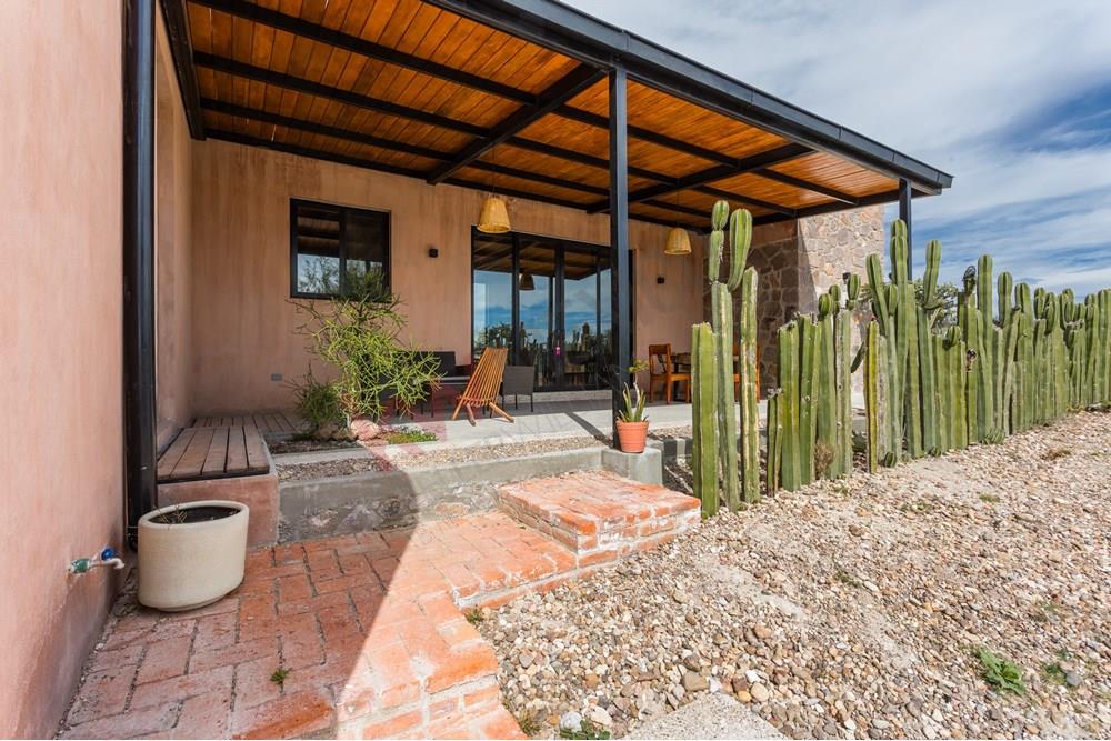 Casa 62 Agaves: A rural retreat nestled on 2000 square meters of natural landscape