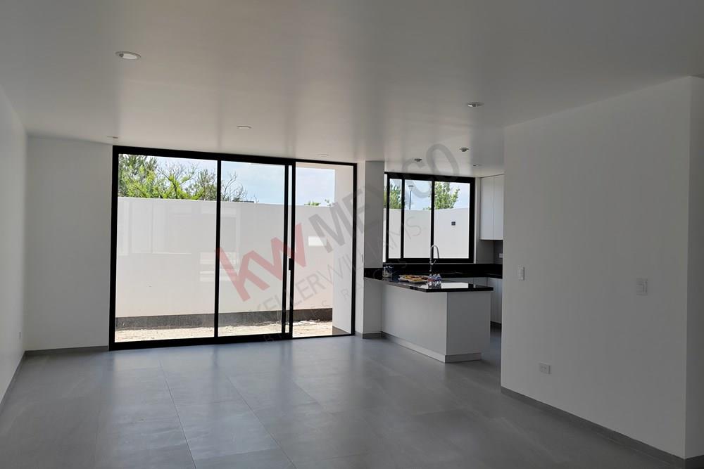 Preciosa casa de autor en venta en Residencial IKaya 75, en el Municipio el Marqués de Querétaro, México.