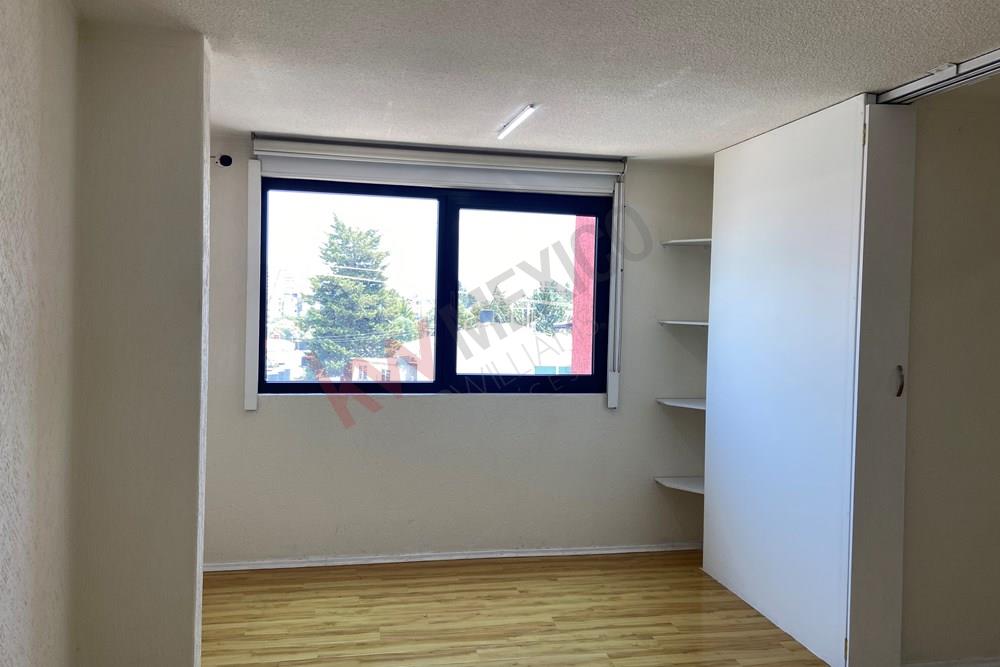 Departamento en renta $8,400.00 en Col. Jesús del Monte  2 recámaras, 1 baño 2 estacionamientos, mantenimiento incluido