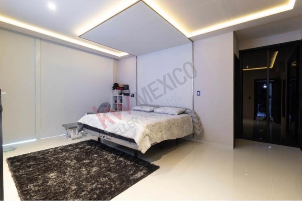 DEPARTAMENTO AMUEBLADO Y EQUIPADO, 3 RECÁMARAS, PISO 10, JURIQUILLA TOWERS, QRO‼️